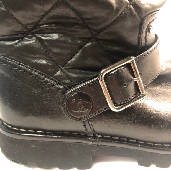 CHANEL Black Quilted Leather Shearling Biker Boots - Picture 4 of 13
